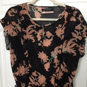Super cute Scotch and Soda Short sleeve blouse